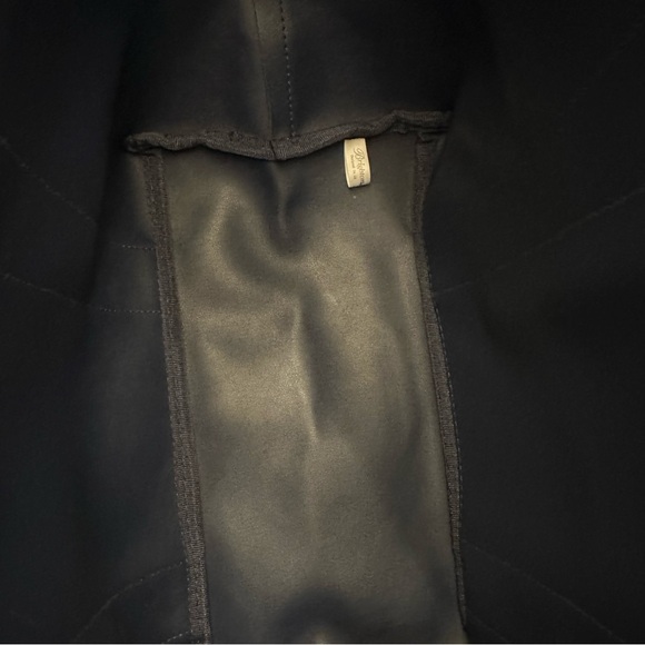 Brighton. VELVETEEN Love Tote Bag
in Navy / Red Hearts webbed straps NWT - Picture 5 of 5